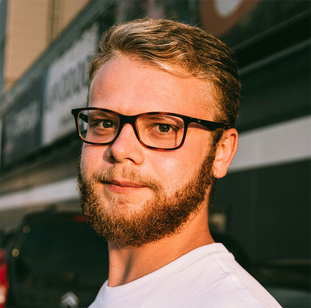 Portret van Bertus Verhoeven, tevreden klant